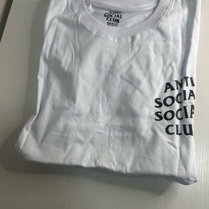 Men’s T-shirt size medium